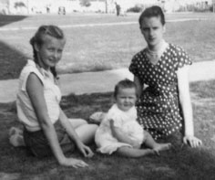 Jacqueline Meredith (Dawn's Aunty), Dawn Baillie and her mother Audrey Baillie.
