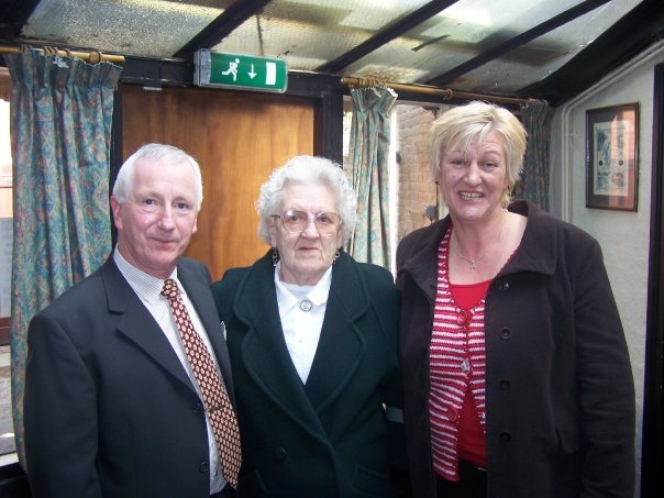 Philip, Dawn and their mum Audrey Baillie