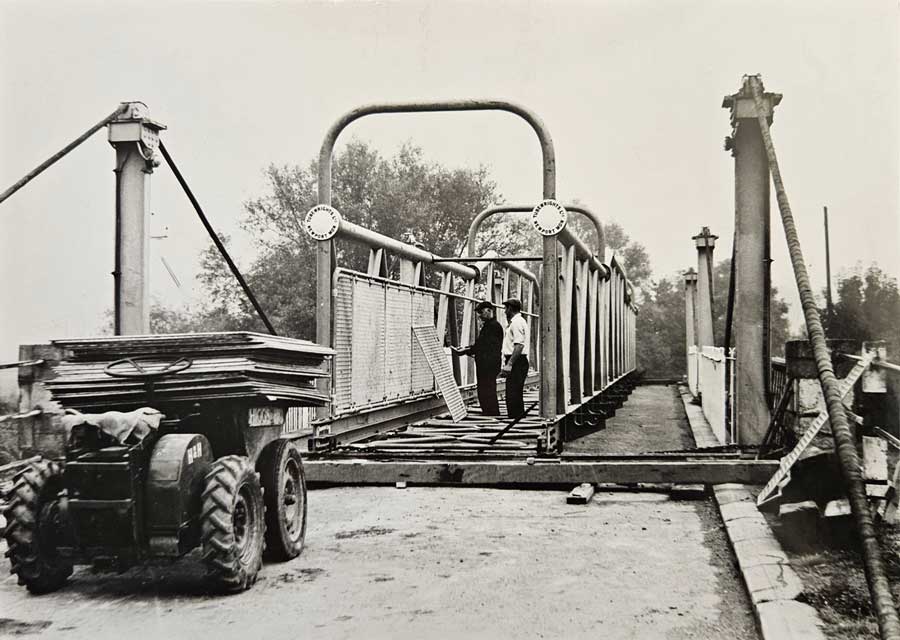 Knightwick Footbridge, photo taken on the 6th September, 1958.