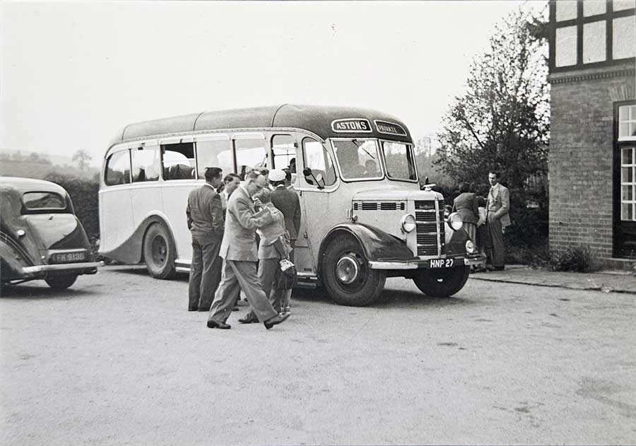 Aston's Coach outside the Talbot Hotel, which was used by the Worcester Camera Club for their outing and dinner. Photo taken 6th May, 1956.